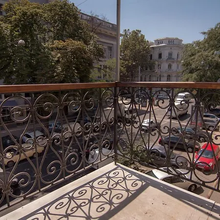 Ξενοδοχείο Consul консул 3*