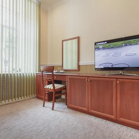Hotel Consul консул 3*