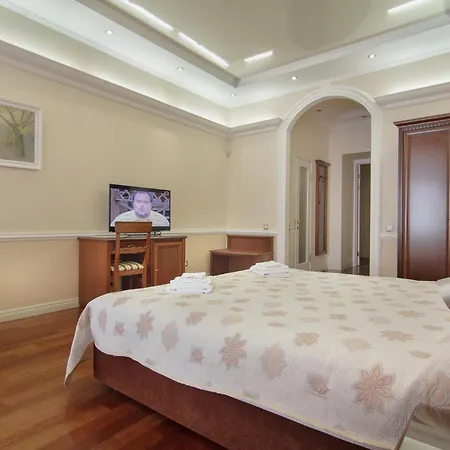 Hotel Consul консул 3*