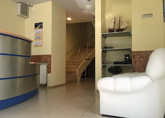 Hotel Consul консул 3*