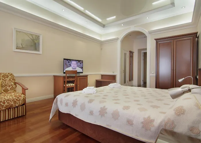 Hotel Consul консул 3*